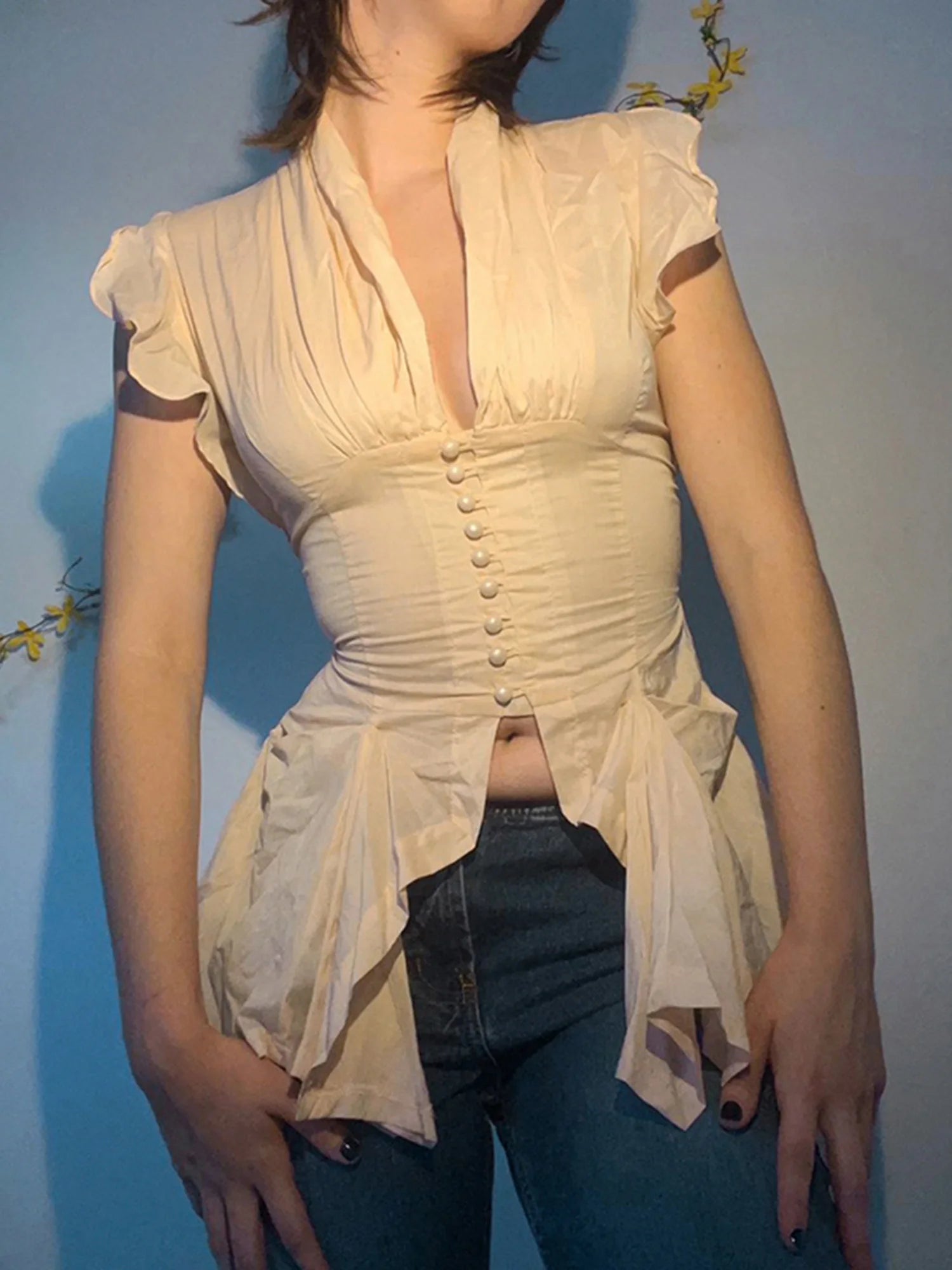 Elegant Sleeveless Ruffle Blouse with Button Down Detail and Split Hem - Women s  Fit Top for Spring and Summer